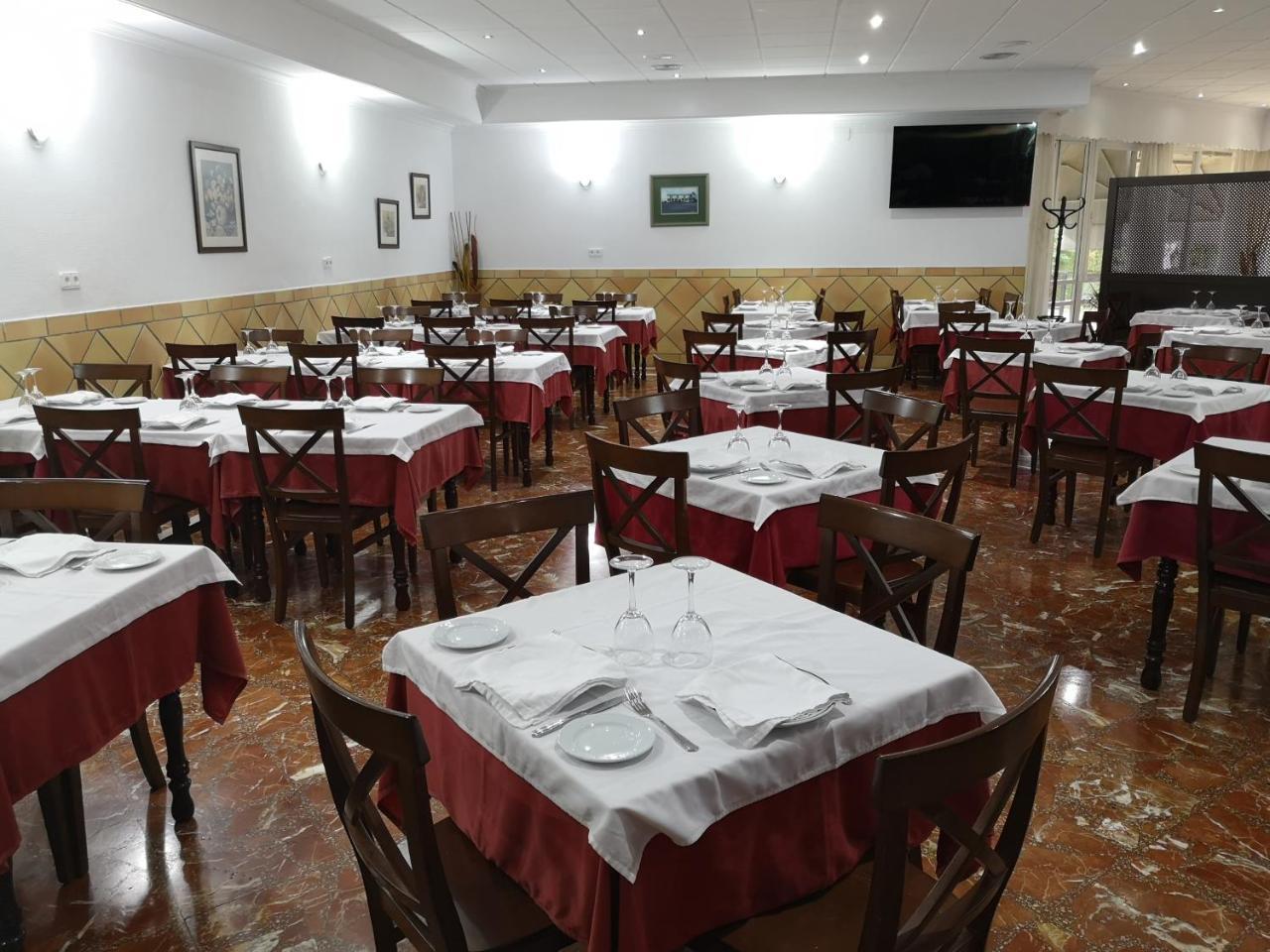 Hotel Santa Ana La Carlota Buitenkant foto